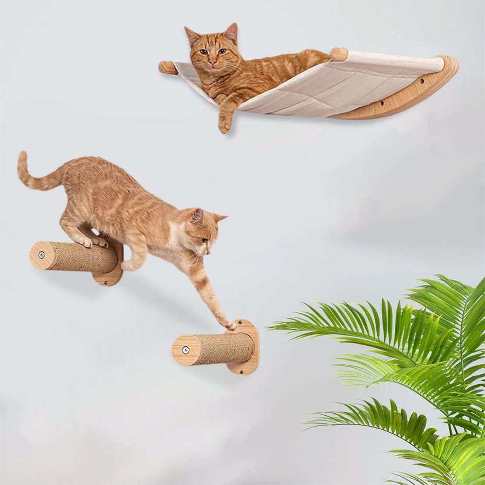 Hamac mural en toile pour chat et 2 marches en sisal fixés au mur, chat roux en train de grimper